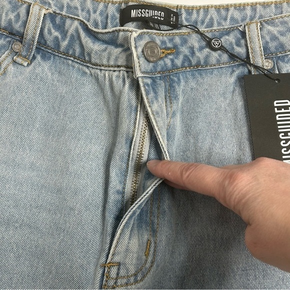 NWT Missguided High Rise Distressed Light Wash Denim Shorts - Picture 11 of 16
